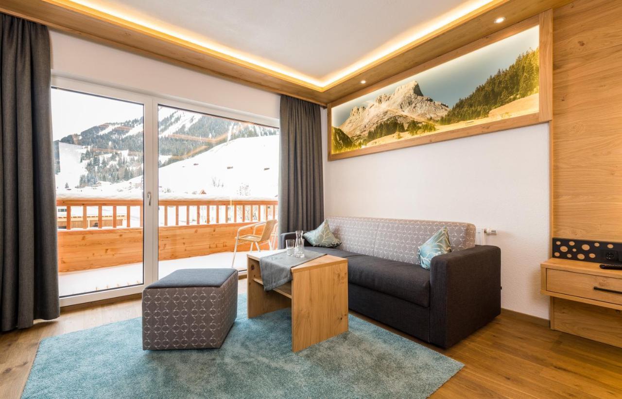 Wohlfuehlhotel Berg Heil Holzgau Exterior foto